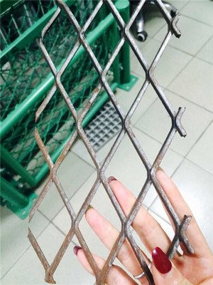 公路護欄網哪家好-龍泰百川柵欄(在線咨詢)-公路護欄網