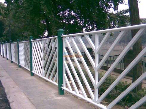 西寧市政圍擋 西寧有哪幾家專業的青海護欄廠